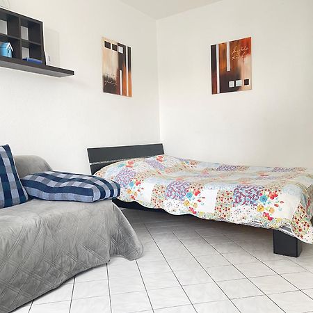 Cool Studio Saint Louis Vicino Stazione/Aereoporto Apartamento Exterior foto