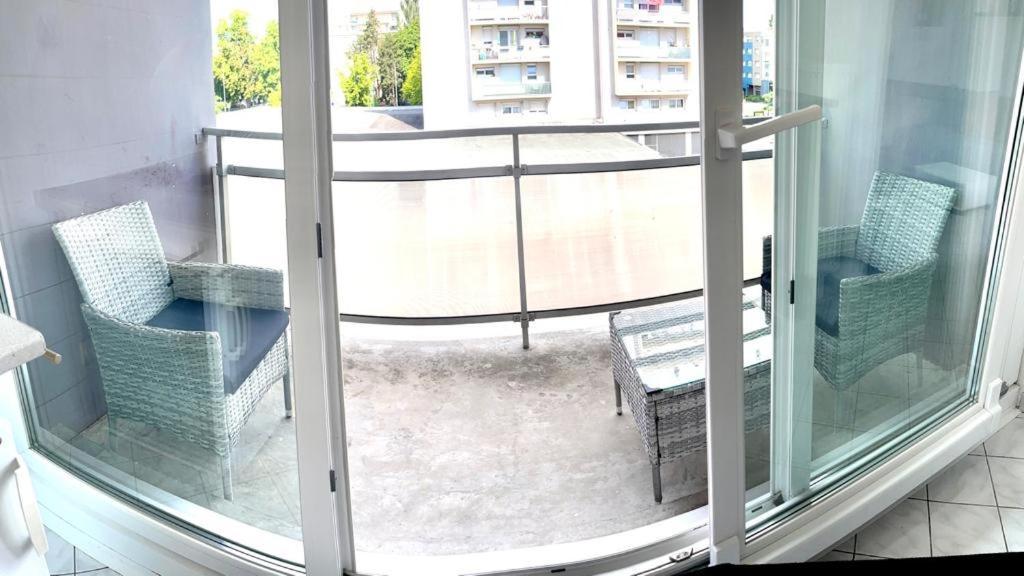 Cool Studio Saint Louis Vicino Stazione/Aereoporto Apartamento Exterior foto